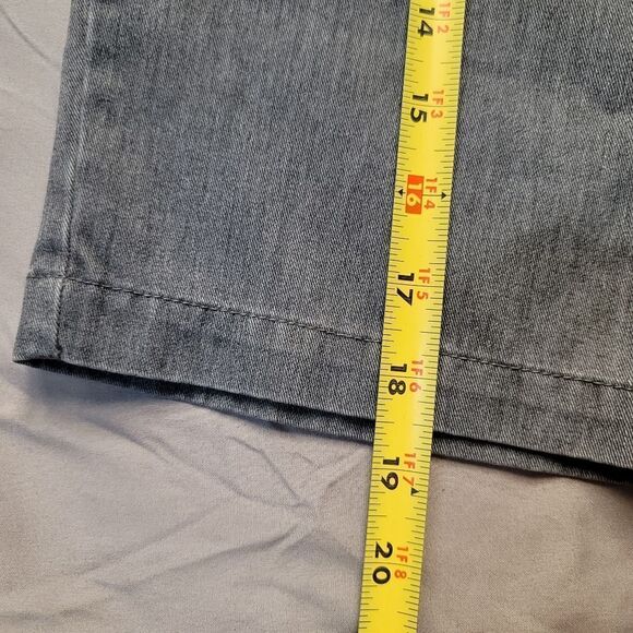 Early 2010s Volcom youth grey casual shorts - size 24/8 - Picture 6 of 10